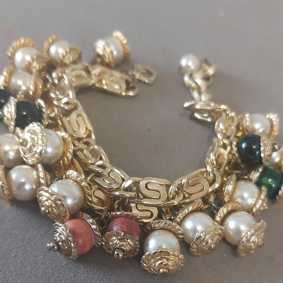 Jewelry - Vintage Goldtone Chunky Faux Pearl Bead Bracelet